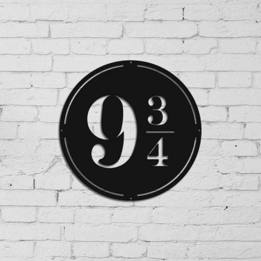 Металлическое панно "9 3/4 "